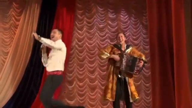 Тополь и рябина, сл и муз И Шипкова, исп А Шломан. смотреть онлайн