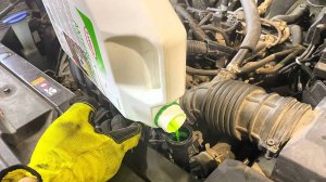 Замена антифриза и удаление воздушной пробки