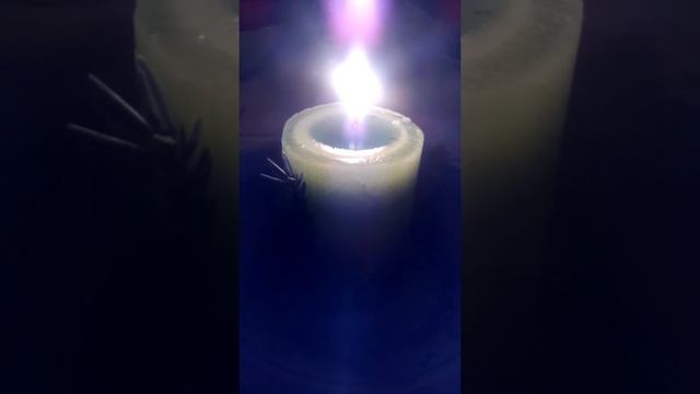 Красиво горит свечка смотреть онлайн