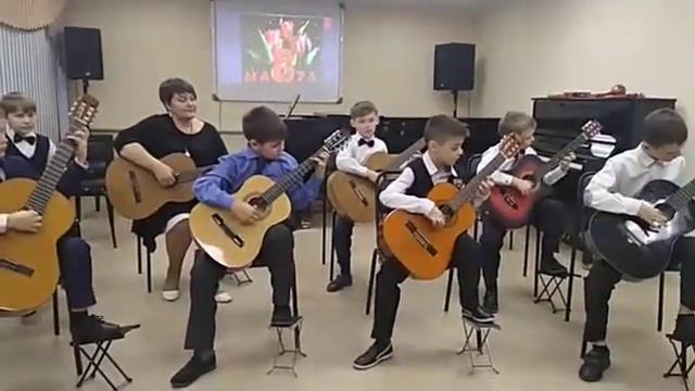 810120043, ансамбль "Гармония"младшая группа, п. Октябрьский, номер: В.Шаинский "КУЗНЕЧИК" смотреть онлайн