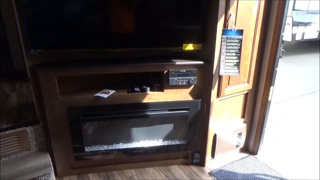 2019 Shasta Phoenix 29BH / Referral Auto Group