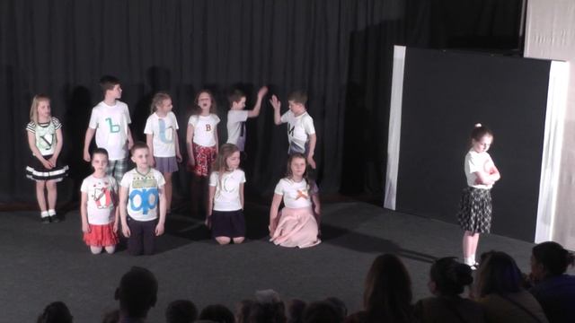 Моя сценка в театре! Я поступила в 1 класс!!! Ураааа!!!! смотреть онлайн