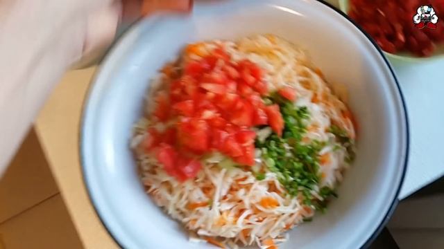 Салат со сладкой квашенной капустой   разрыв мозга, радость для желудка. Homelike