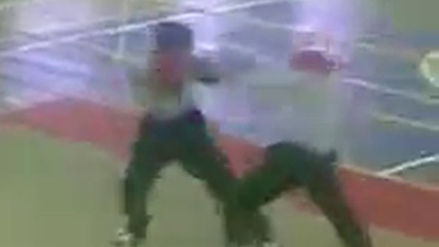 Боксер против рукопашника смотреть онлайн