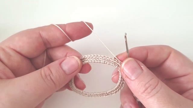 Как обвязать камень крючком . мастер класс № 1 . How to crochet cabochons смотреть онлайн