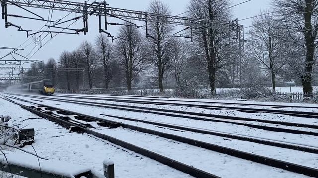Avanti West Coast Pendolino in Snow смотреть онлайн