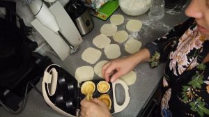 Встречаем Новый Год. Тарталетки из слоеного теста. Тарталетница Ves.