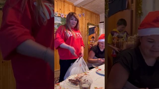 С Новым годом!!! смотреть онлайн