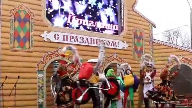 В Москве отпразднуют день рождения Деда Мороза смотреть онлайн