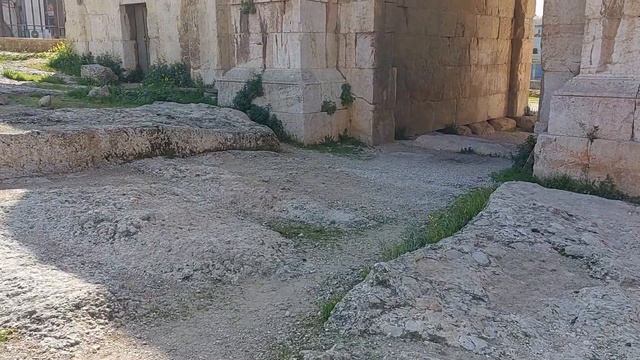 Гераса: ПОДделки и ПОделки огромной "арки Адриана" смотреть онлайн