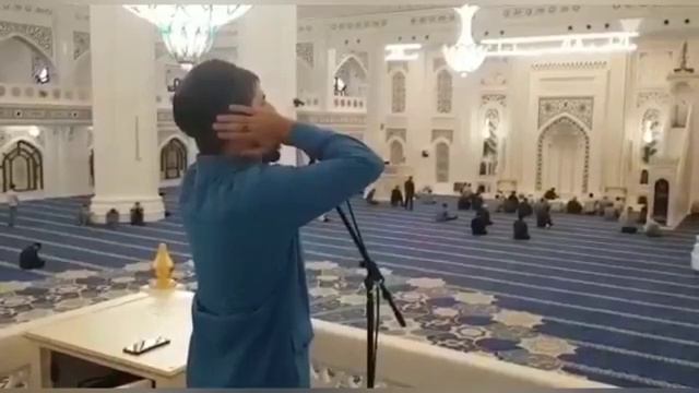 ✔Самый Красивый Азан в мечети أجمل أذان Amazing azan beautiful смотреть онлайн