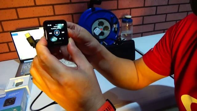 PHILIPS SA6116 - BLUETOOTH MP3 PLAYER 16GB HIFI SPORTY WITH BACK CLIP CLAMP DESIGN смотреть онлайн