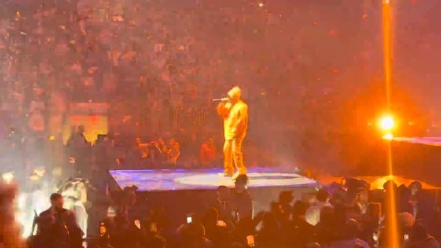 Nas performs Made You Look at Madison Square Garden смотреть онлайн