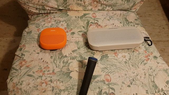 Bose Soundlink Flex vs Bose Soundlink Mini firing upwards смотреть онлайн