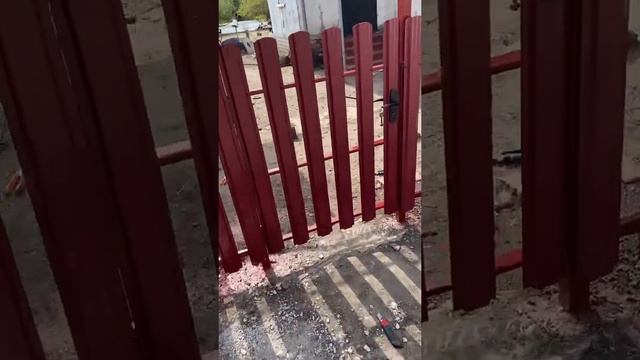 Забор из не евро штакетника !!! смотреть онлайн