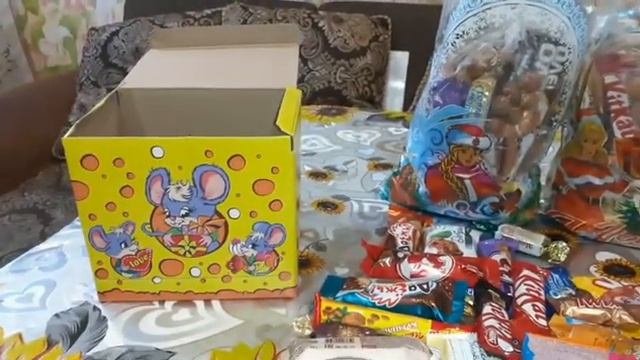 Кто любит собирать новогодние кульки? Вам сюда.