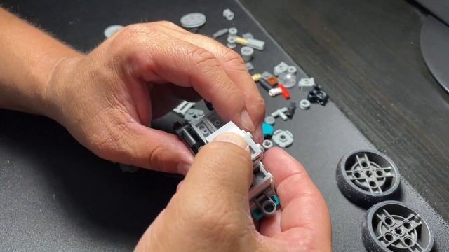 LEGO Creator - Vintage Motorcycle 3 In 1 Build смотреть онлайн