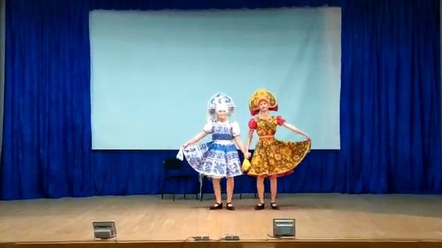 Танец"Гжель и Хохлома - сёстры навсегда ".Дана Назаренко, Юлия Богдан. Рук.Татьяна Спичка. смотреть онлайн