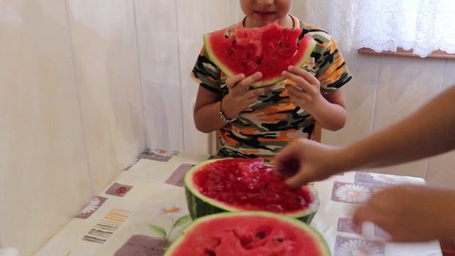 ?ОГРОМНЫЙ СЛАЙМ В АРБУЗЕ/СМОТРИ ЧТО МЫ НАШЛИ? смотреть онлайн