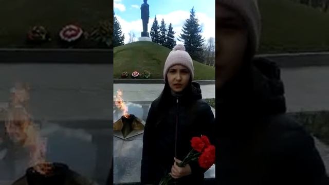 Стихотворение "Почему, дедуля, у тебя слеза?" Н. Майданик, читает Вахрушина Алиса смотреть онлайн