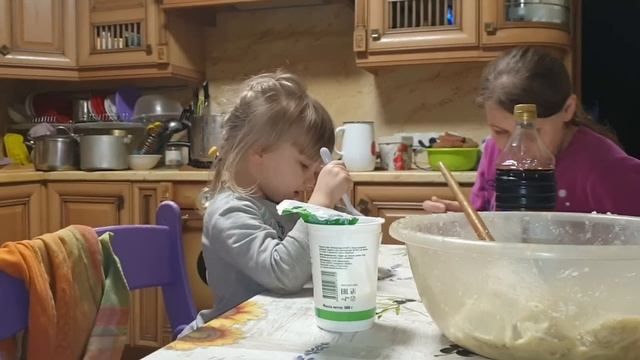 Шикарный ужин из деликатесов?Подарок будет через неделю смотреть онлайн