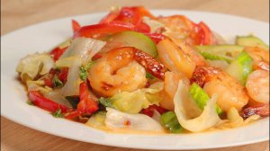 Теплый салат с креветками.