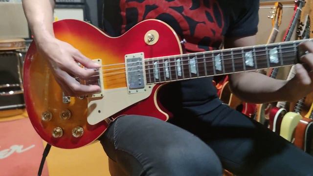 Gibson (2000) LP Std Cherry Sunburst смотреть онлайн