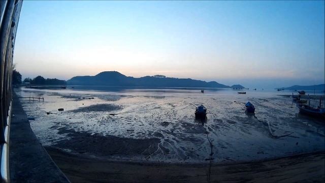 Chalong Bay Sunrise (Phuket) смотреть онлайн