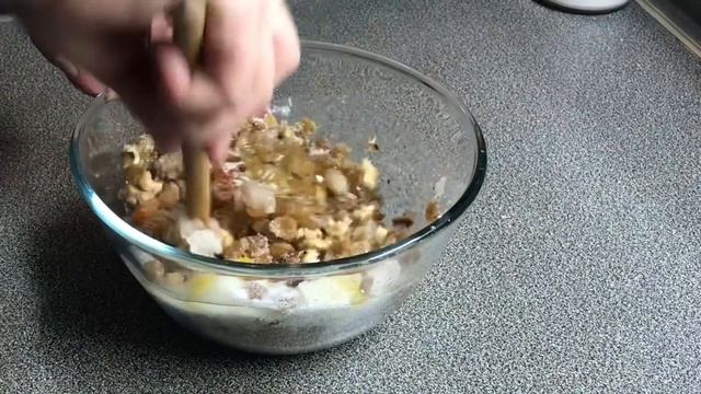 ✅Пирог с орехами и изюмом смотреть онлайн