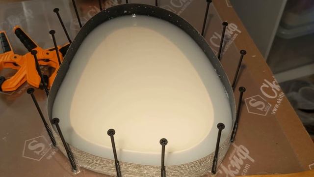 Силиконовая форма нестандартной геометрии. Дегазация силикона. Часть 2. смотреть онлайн