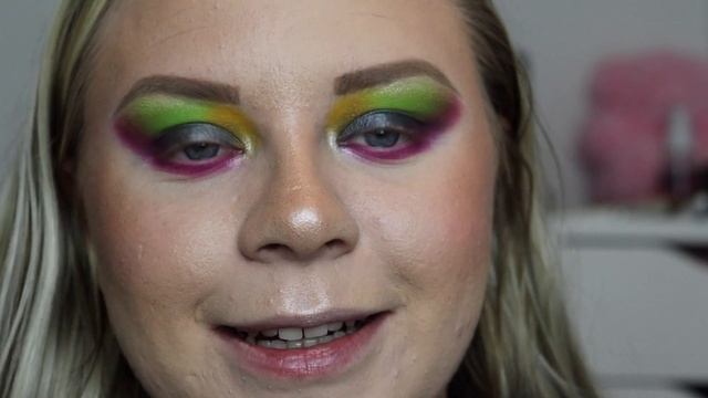 REVOLUTION X DC | JOKER EYESHADOW PALETTE & LIP GLOSS | makeupwithalixkate смотреть онлайн