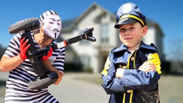 Police baby Super Lev catch the Robber and Adventure with Segway