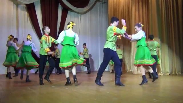 Вдоль по улице смотреть онлайн