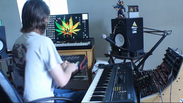 Behringer Neutron,Ensoniq ESQ-1, Korg Gadget iOS Hybrid Soundscape смотреть онлайн