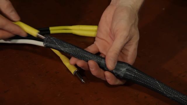 Pedal Python Installation Demo (Pedalboard Cable Loom Snake Wrap Management System) смотреть онлайн