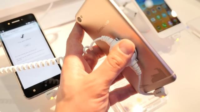 Lenovo S90 hands-on MWC 2015 (Greek) смотреть онлайн