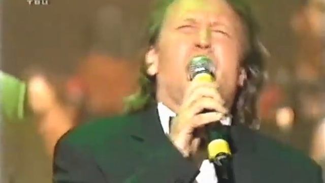 «Только осенью», стихи Александра Алира, музыка Евгения Крылатова, поёт Алесандр Алир смотреть онлайн