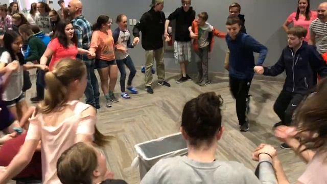 Sewickley Student Ministries Night: Trash Can Game смотреть онлайн