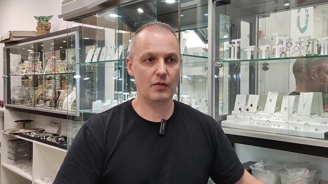Просветлённый миллионер: Я живу, чтобы сделать себя счастливым и общаться со счастливыми людьми смотреть онлайн