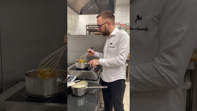 Про «сухую карамель» (для карамельного гляссажа) смотреть онлайн