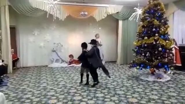 Танец Ворона и Вороны. Детский сад. смотреть онлайн