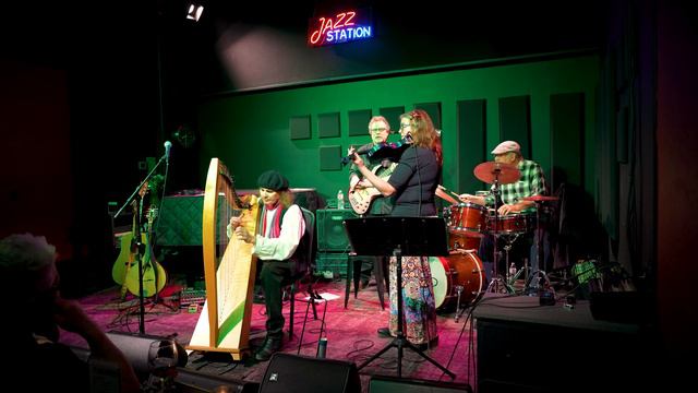 David Helfand and the Majestic Ensemble - Jazz Station- At the Edge of the Cornish Sea -Part 2 смотреть онлайн
