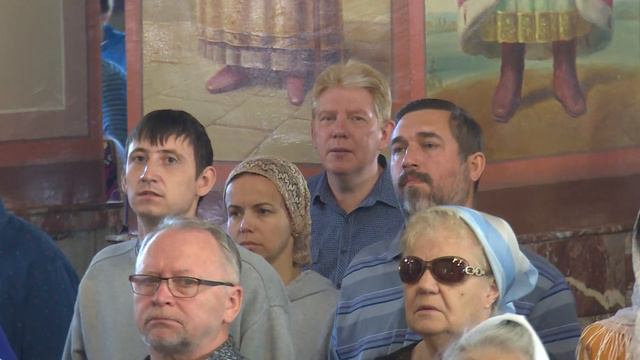 Митрополит Никодим совершил Литургию в Вознесенском кафедральном соборе смотреть онлайн