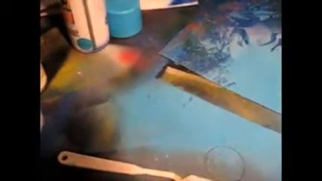 Spray painting under water scene смотреть онлайн