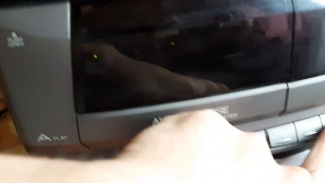 Первое включение спустя 15 лет.  Музыкальный центр Kenwood RXD-550.