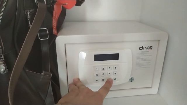 Как пользоваться сейфом в номере отеля