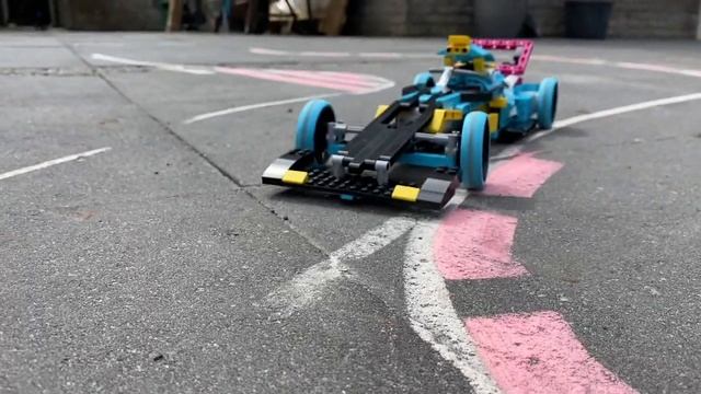 LEGO® Spike Prime F1 смотреть онлайн
