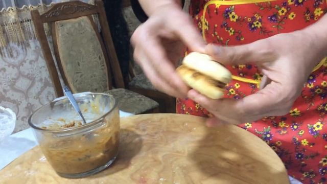 Today is Sweets Day / Peach Sweets from Our National Cuisine / Two Types of Bread / Napoleon Cake смотреть онлайн