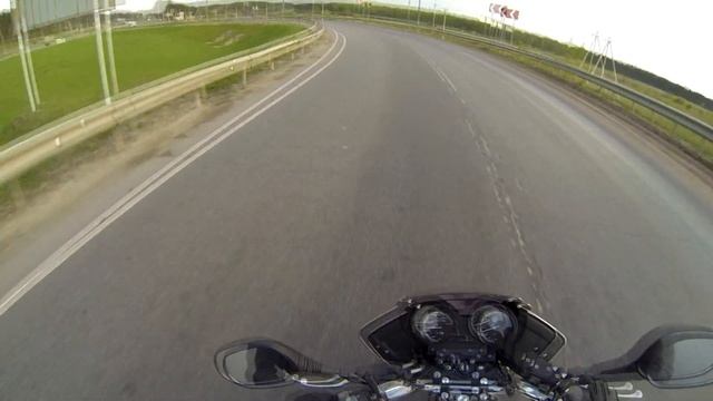 Yamaha YBR 125 на трассе смотреть онлайн