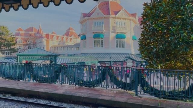 DISNEYLAND PARIS ПАРИЖ ДИСНЕЙЛЕНД смотреть онлайн